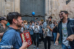 Concert de Txarango a la Plaça Sant Felip Neri (Barcelona) 